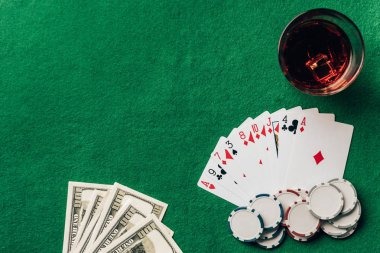 kinghorsetoto login mobile app interface showing football markets, live dealers, and slot games